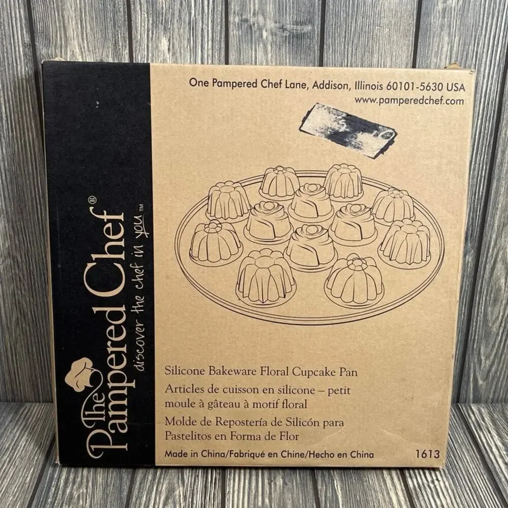 Pampered‎ Chef 1613 Silicone Bakeware Floral Cupcake Pan Muffin 12 Cup Rigid